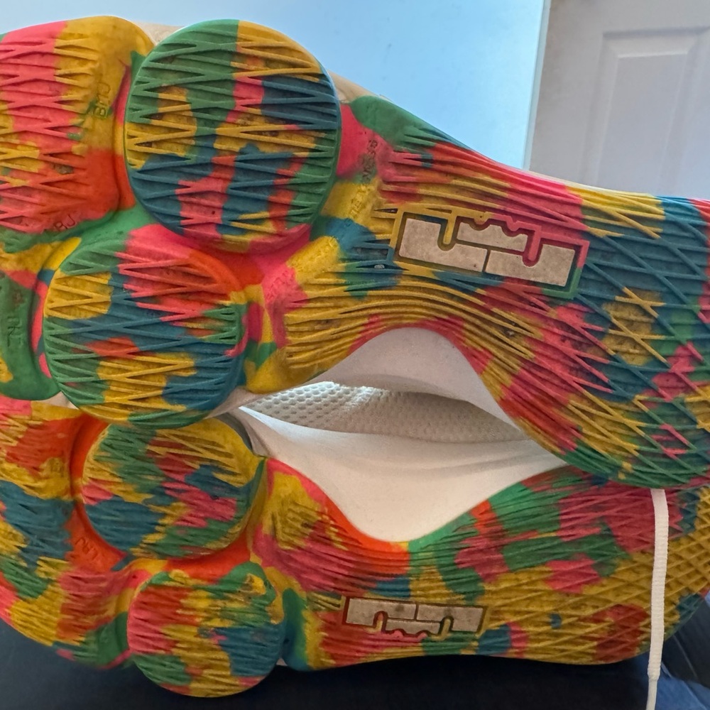 Nike LeBron Witness 4 EP 'White Multi Camo